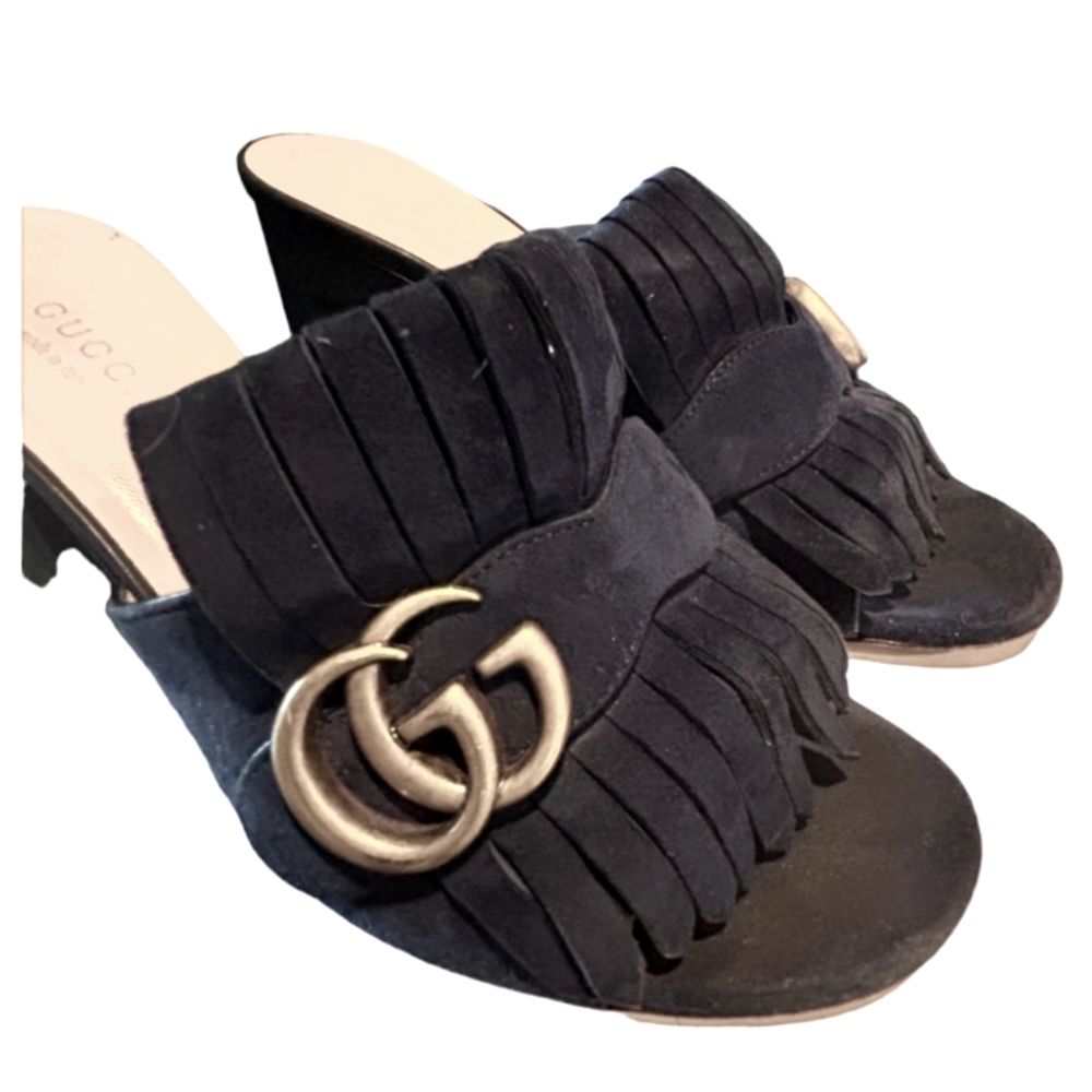 Gucci Marmont Blue Suede Slides. See photos for signs of wear. Fits TTS.